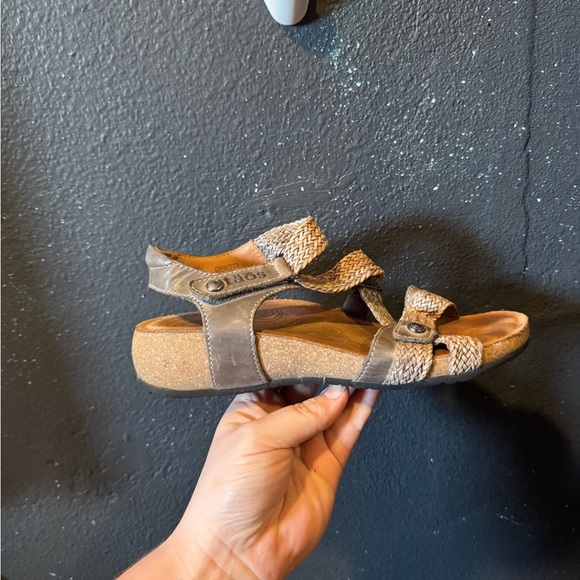 Taos Brown Comfort Sandals with Adjustable Straps - Picture 2 of 8